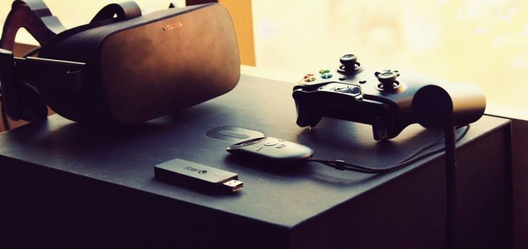 Unboxing the Oculus Rift Consumer Version – A Sneak Peak